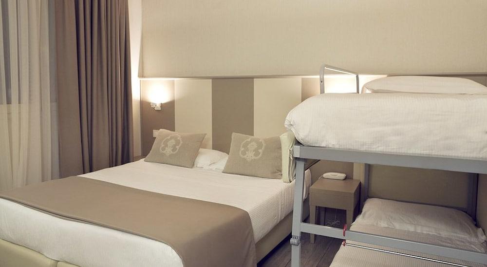 L'Hotel Rimini Buitenkant foto