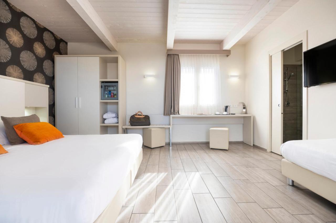 L'Hotel Rimini Buitenkant foto