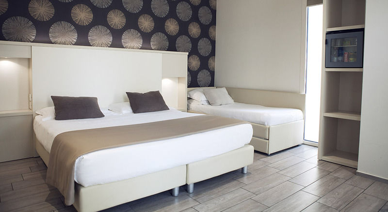L'Hotel Rimini Buitenkant foto