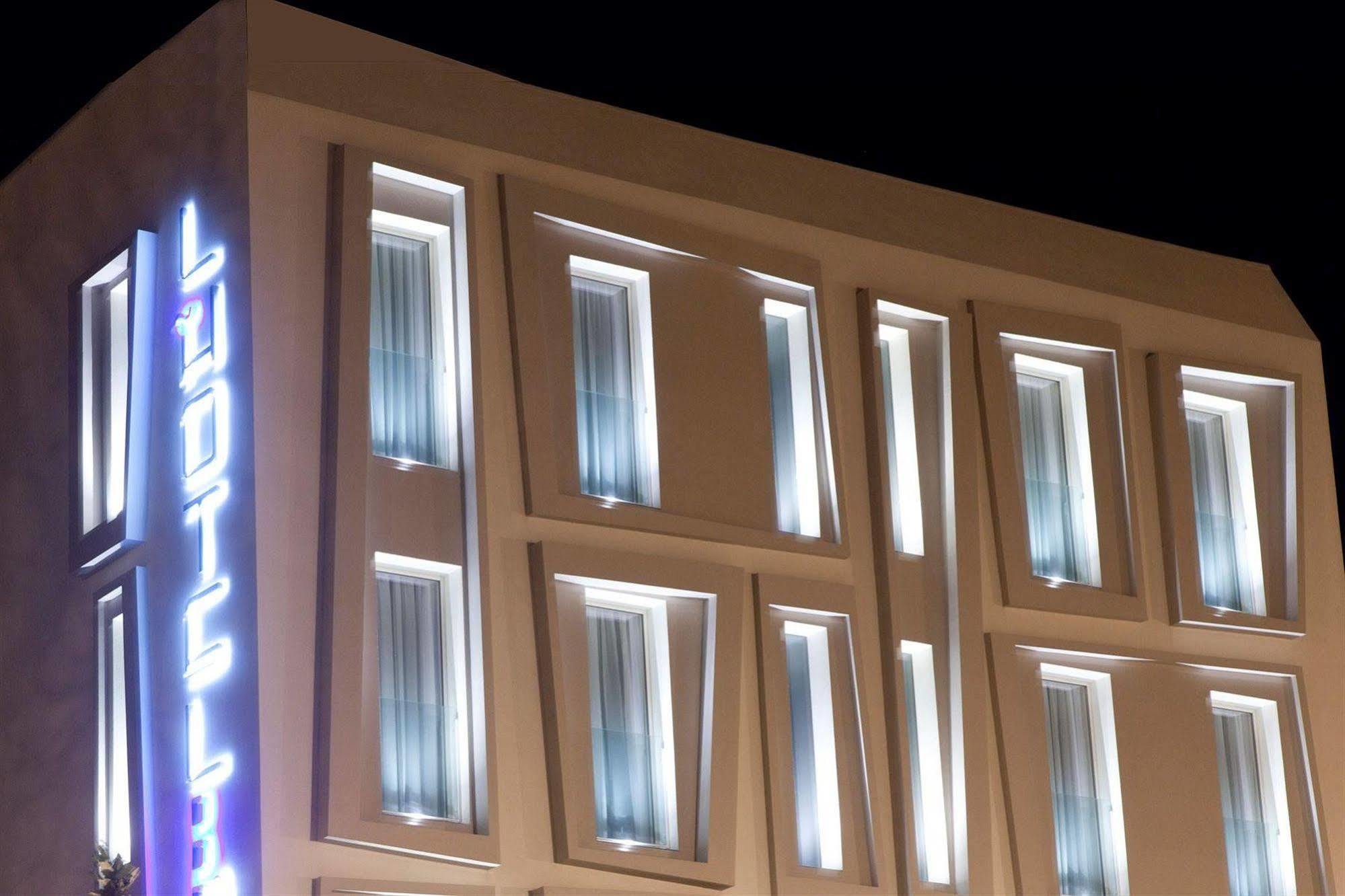 L'Hotel Rimini Buitenkant foto